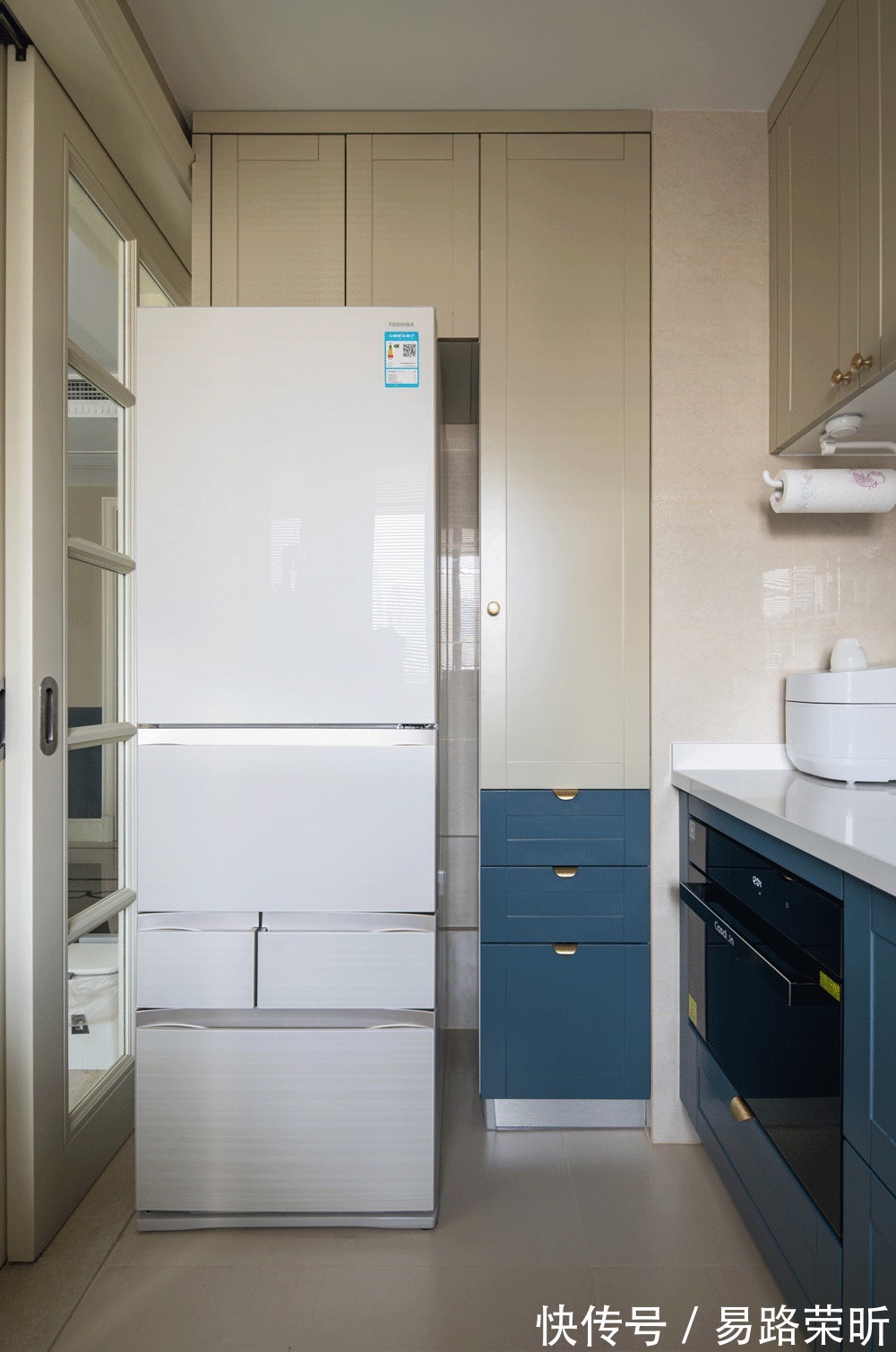 住所|把屋主中意的颜色通通搬到家中,塑造出一个时尚又颇具复古气息的高级感住所