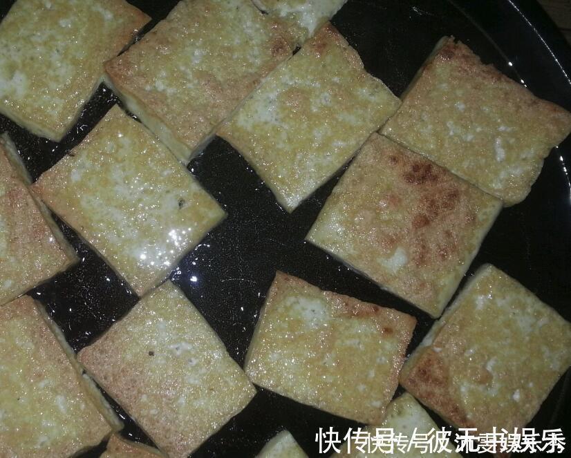 煎豆腐时,万万不可直接下锅,多加1步,豆腐水嫩不粘锅!