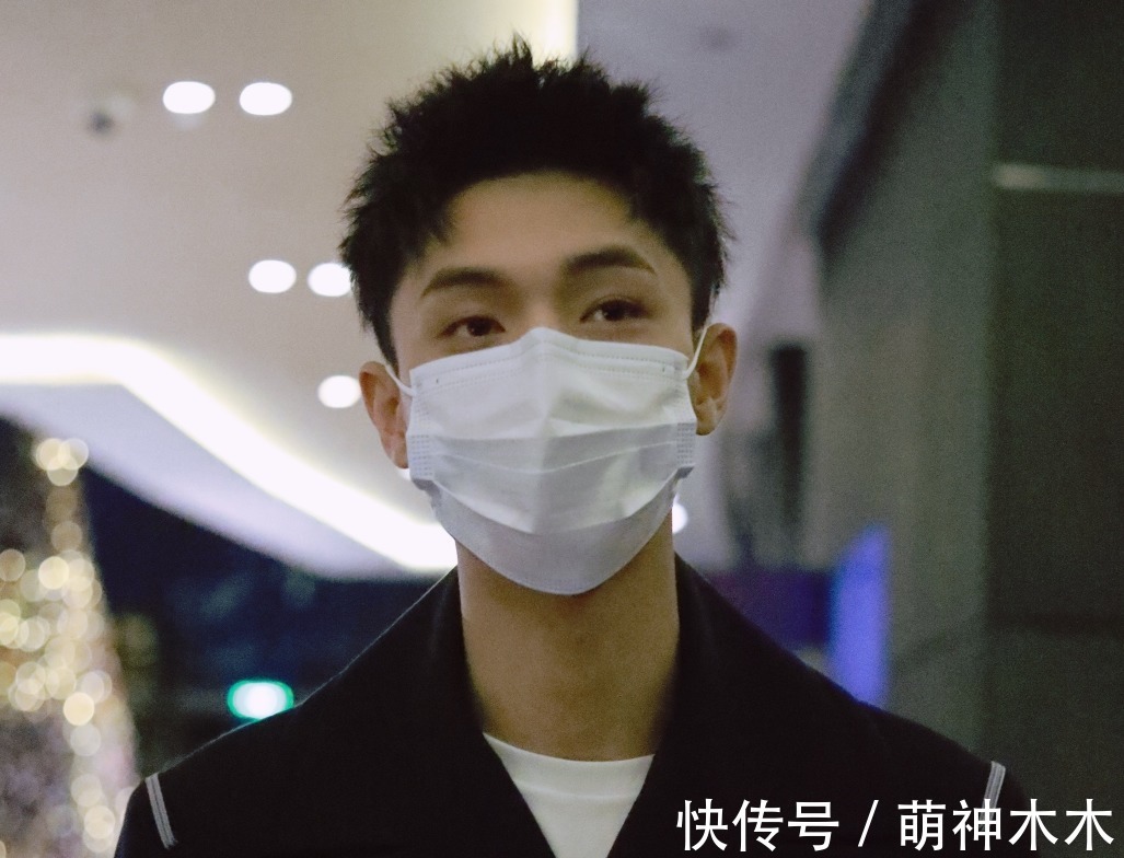 《快本》首期录制结束,主持人只剩何炅,谢娜吴昕等人被曝已退出