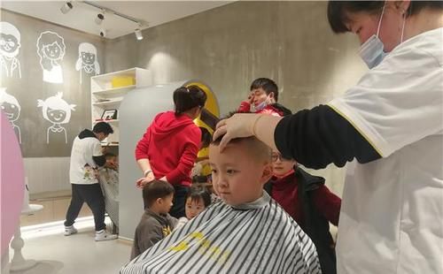 农历二月二 贵阳理发店有点忙