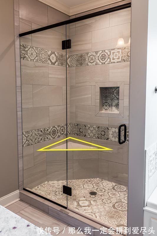 占地|卫生间再小都要多做一个“墩子”，占地不到1㎡，家里老人更安全