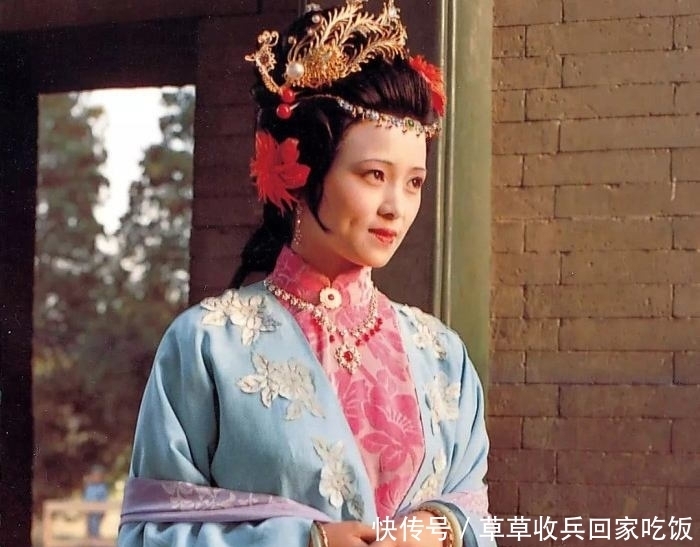  现身|将儿媳当作女儿来疼的尤氏，为何在秦可卿的葬礼上从未现身？