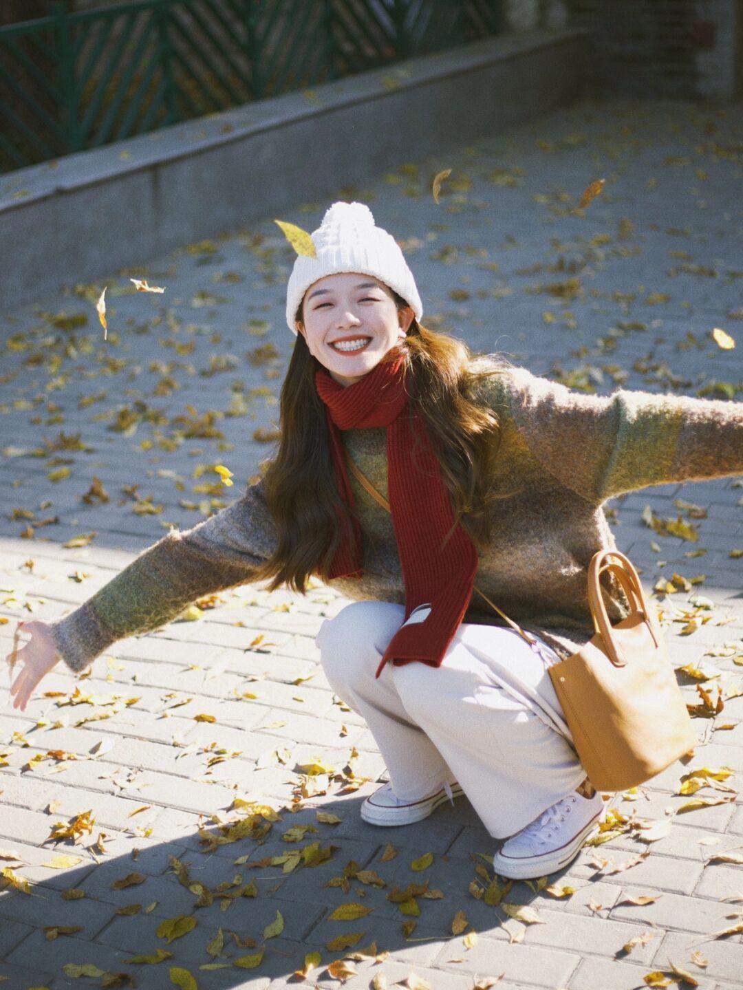 脖颈处|冬季围巾怎么搭才好看?掌握这4种方式,不光保暖还能提升气质感