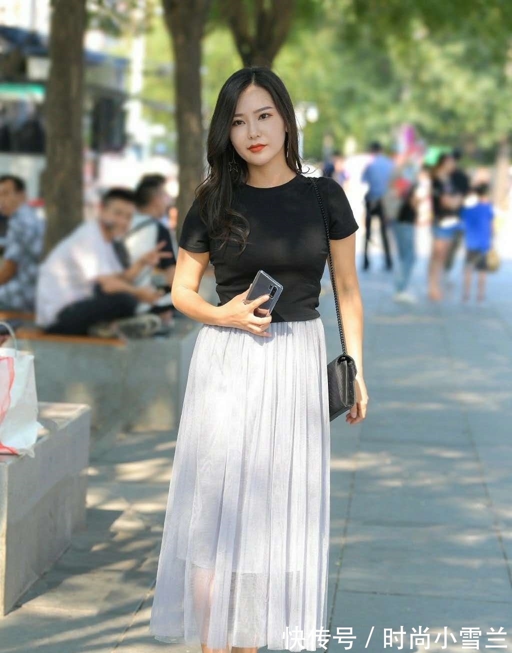 灰色|清新的美女,穿搭灰色半身裙,美的优雅有气质