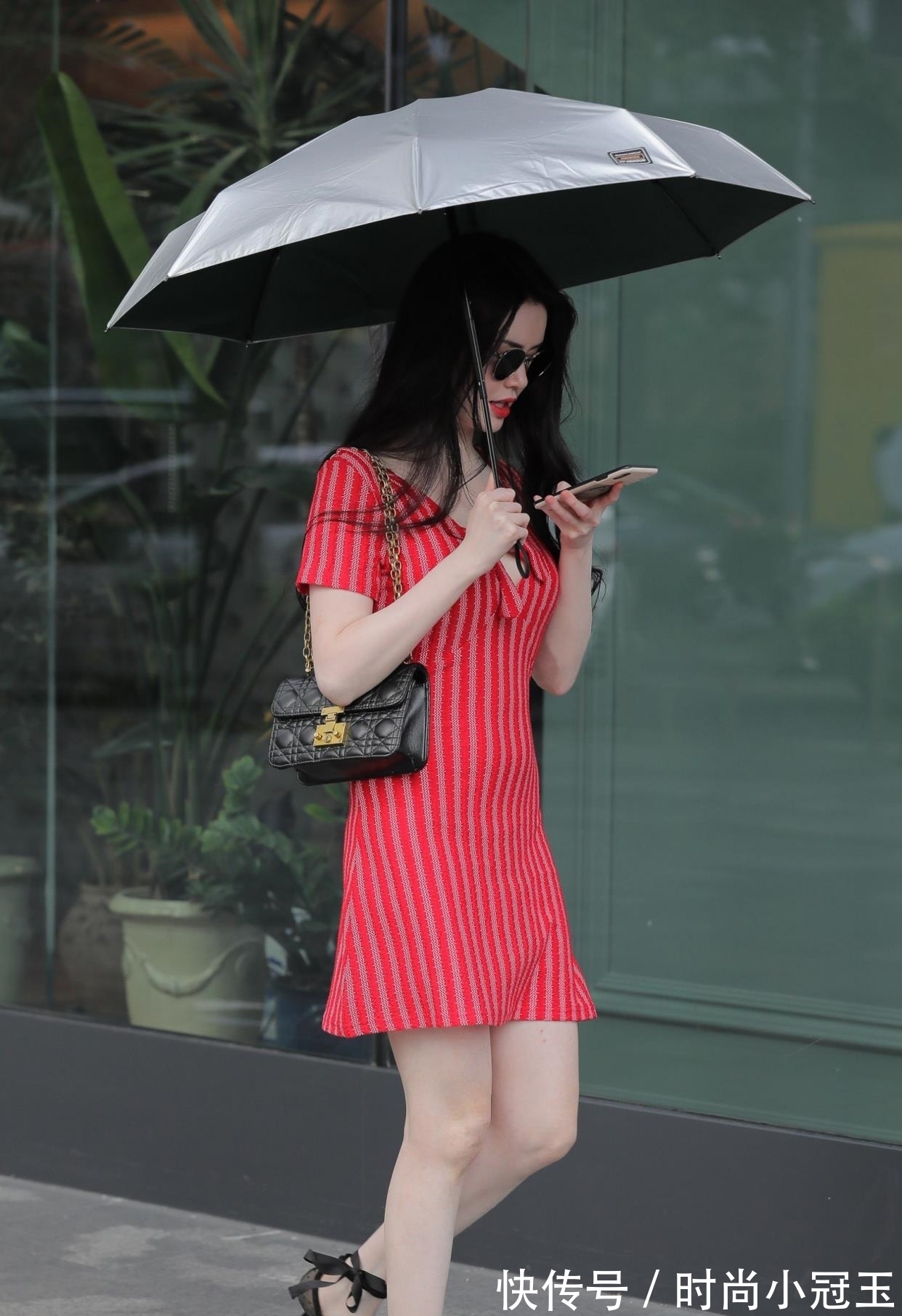 连衣裙|腹部有赘肉的女生不用急,竖条纹连衣裙遮肉显瘦,让你重拾自信心