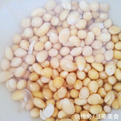 #福气年夜菜#不用炒糖色的黄豆焖猪蹄