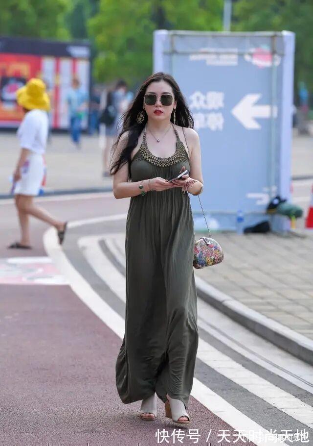 运动鞋|别致潮流的连衣裙穿搭摩登范十足，时尚大方又舒适，又仙又美
