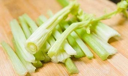 夏天来了,推荐女性常吃3种食物,毒素减少,养颜排毒,早知早好