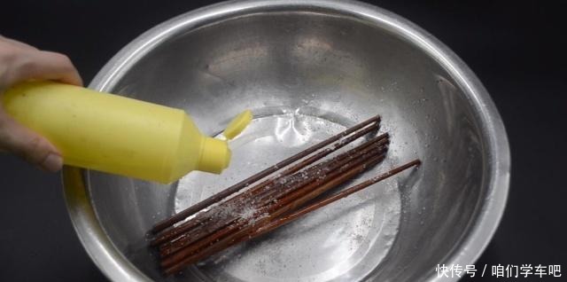 用清水洗筷子，比不洗还脏，教你一个清洗筷子妙招，干净又除菌！