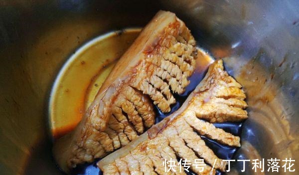 步骤|看着流口水的“黄金脆皮五花肉”，教程来啦！香脆可口超好吃！