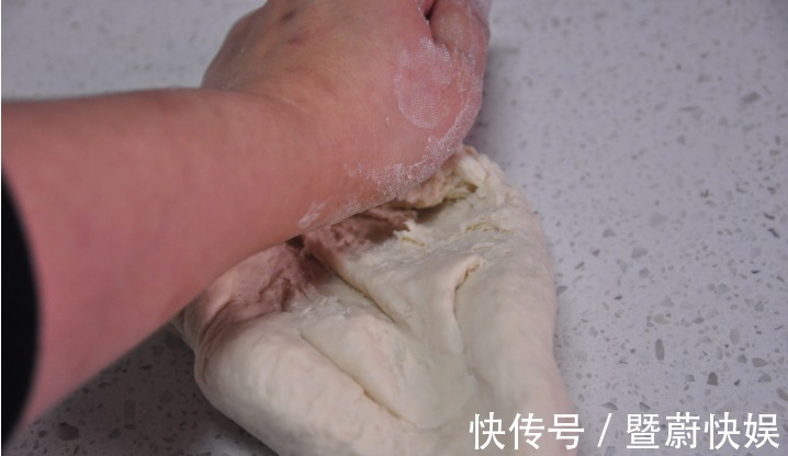 柔软|春天，花10分钟做一笼葱花卷，咸香柔软，好看又好吃