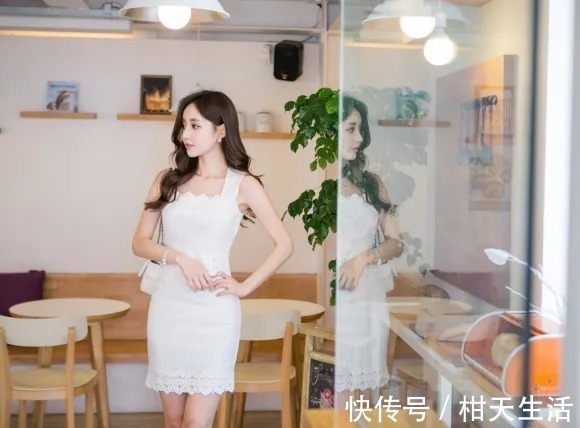 孙允珠#美图欣赏:孙允珠,象牙色蕾丝刺绣清爽初夏吊裙