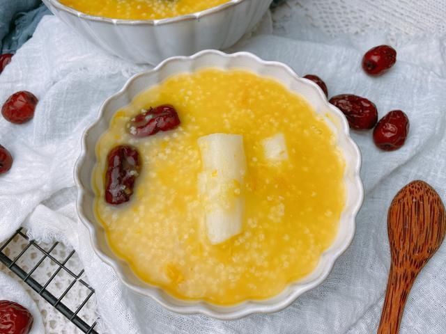 冬天煮小米粥多加3种食材,健脾养胃,香浓粘稠,小朋友都抢着喝