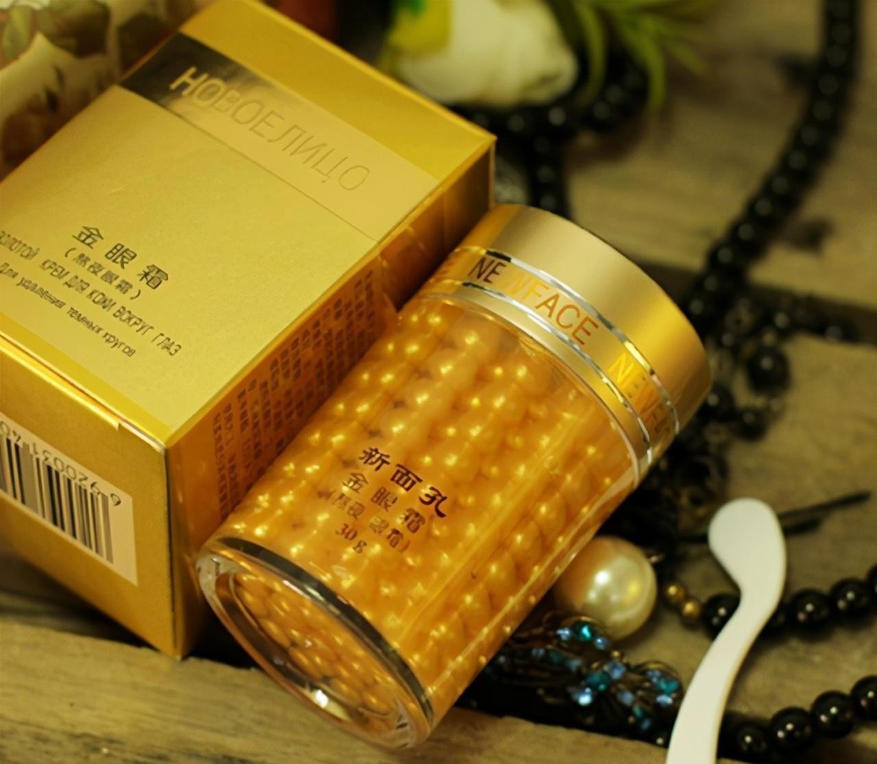 颈纹 女人逛超市看到这4种护肤品,建议多囤一点,虽然不贵,但很好用