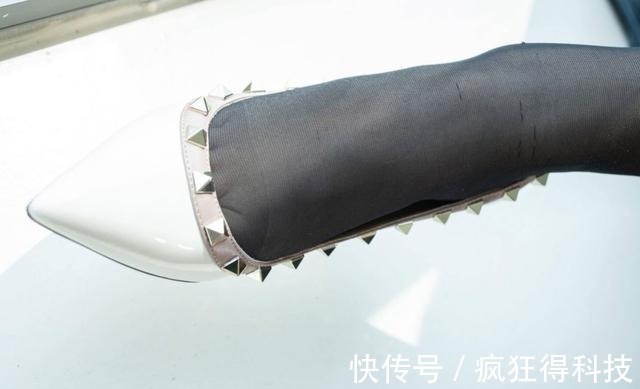 白美 连体裤配白色高跟鞋,简约时尚又干练十足,美得清新又大方!