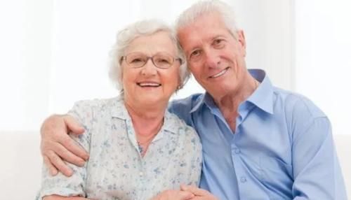 热水泡脚|过了70岁,想要健康,4个“养生”误区,尽量早避开