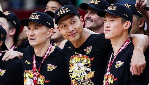 广东队|广东连迎喜讯!易建联复出时间已定,马尚恢复训练,杜锋冲4连冠