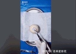 王醫生|32歲醫生竟給水果做手術？一夜吸粉12萬！網友：“我的膝蓋跪爛了”