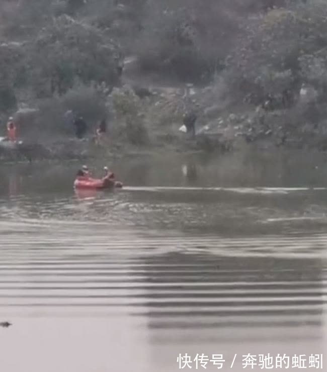 因鱼竿被大鱼拖走，广东一钓友下水溺亡，当地人：河里好多大鱼