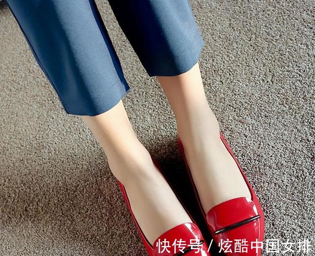 单鞋 现在尖头单鞋可真时髦,第2款绿色的第5款红色的,我都没有见过