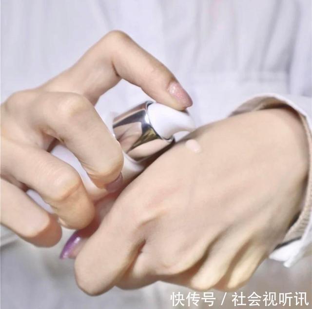 回首过去一年,总结这些高性价比的精华,又美白又抗老不输大牌!