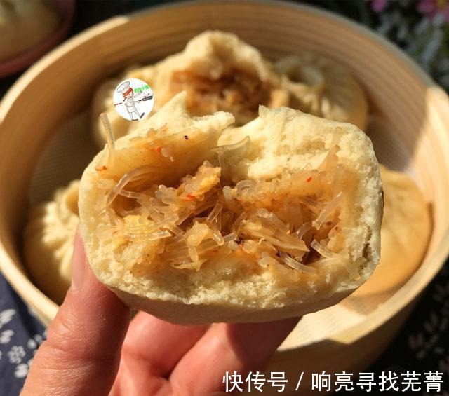 香辣白菜粉丝包子！