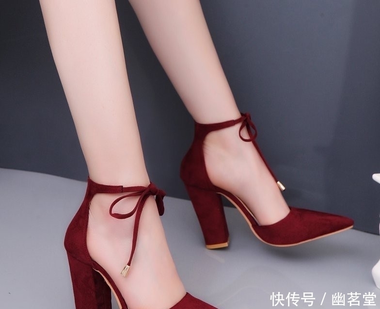 入秋“高跟鞋”火了,上脚显美嫩,搭配小脚裤,美的不要太过分