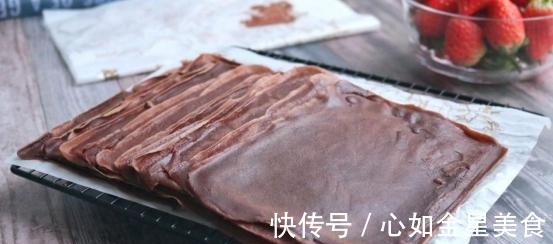 奥利奥草莓千层蛋糕,搅一搅就能做好,一口下去奶香浓郁!