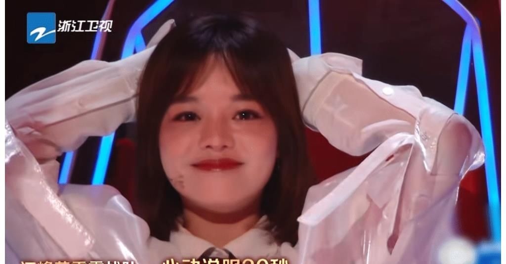 《好声音》四位助教首秀反差大,张碧晨吉克隽逸从容,黄霄雲隐身