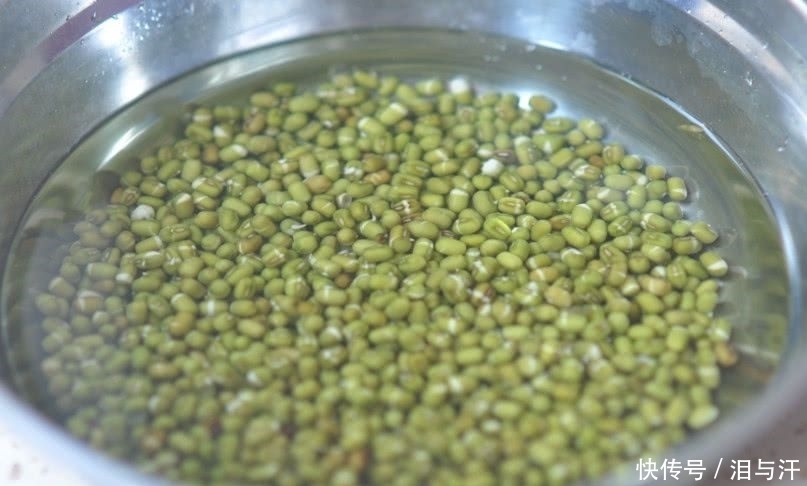 口腔中|长期口臭怎么办?常吃这几种食物,治疗口臭,还你清新口气!