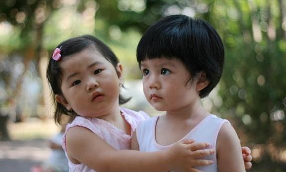 天不遂人愿|生两个女儿的家庭，20年后，父母必须面对4个问题，残酷又现实