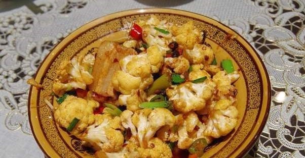 炒花菜前，先过油还是先焯水大厨教你正确做法，花菜又香又入味