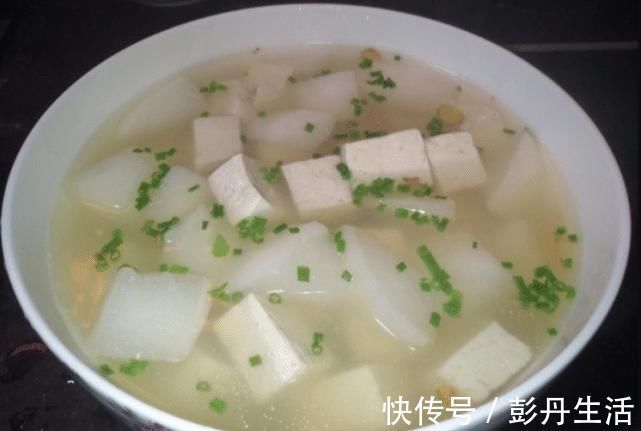 萝卜豆腐汤|白萝卜和它是绝配，隔三差五吃，暖胃又驱寒，咳嗽不咳，秋天不咳嗽