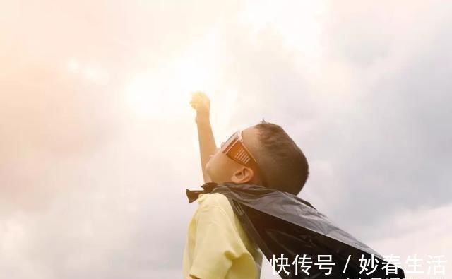 健康|多给小孩吃此果,再贵也不要省,让小孩远离近视,加强牙龈健康