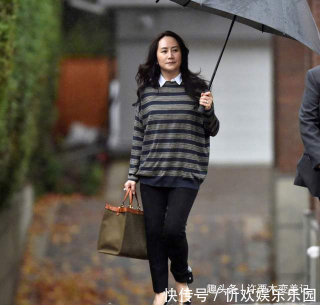 女人过了40岁尽量别穿卫衣配阔腿裤，推荐孟晚舟5套搭配，真优雅