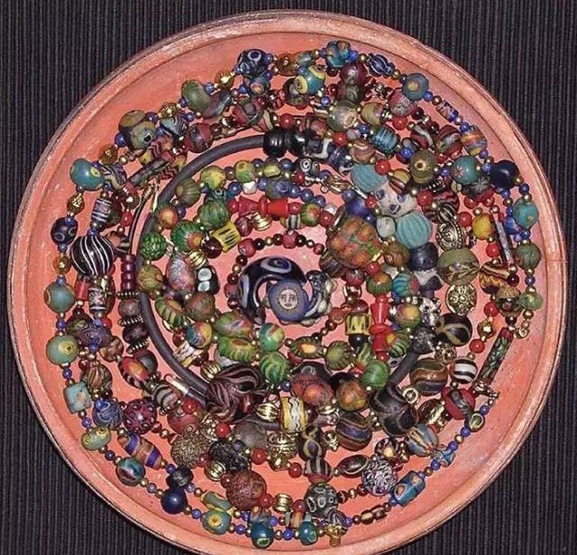 -公元|这些玻璃虽然个头小,但价值不菲!