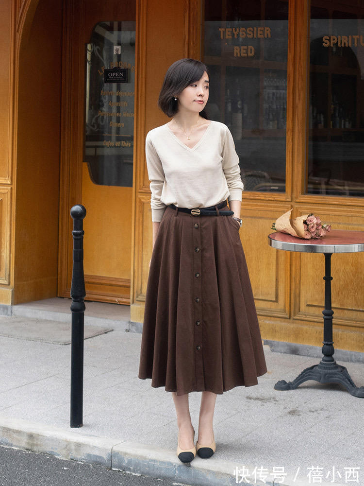 v领|这才是40岁女人衣橱该有的秋季单品,百搭不老气,让你穿出好气质