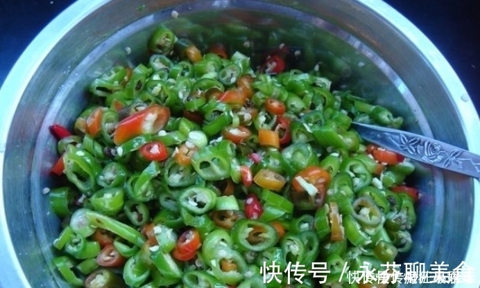 同事|女同事来家里蹭饭,男朋友做了一桌菜招待,之后再也没来过
