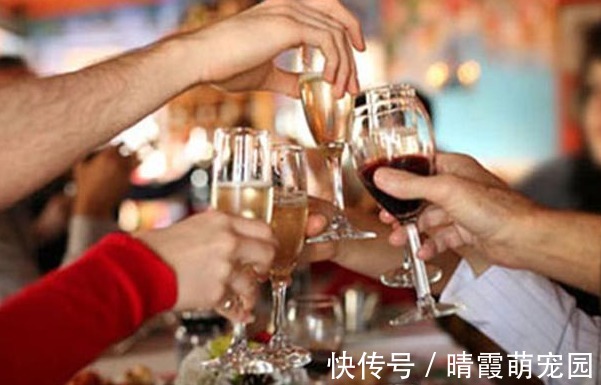 营养物质|养肝就是养命!这4个“臭毛病”不改,肝脏迟早“伤痕累累”