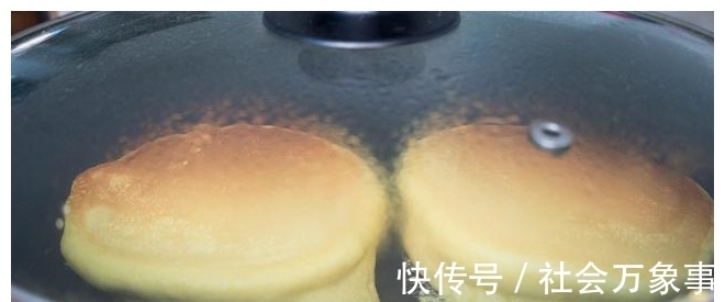 蛋黄|烘焙界的一股清流,比面包好吃,比蛋糕简单,一口平底锅也能做!