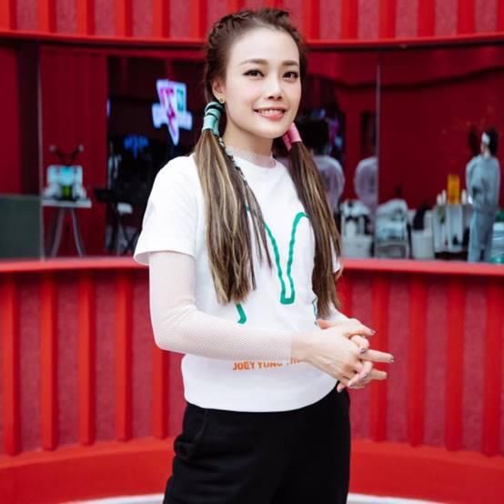 不出意外这节目是凉了,如果还有下一季,建议改名《追光吧姐姐》