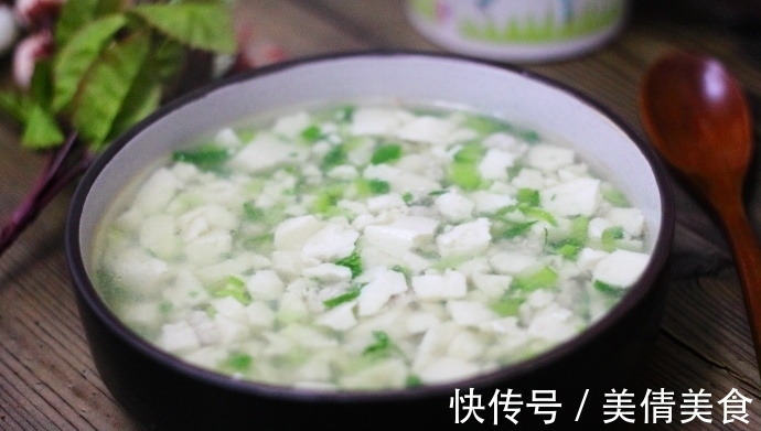 这碗豆腐汤太好喝，细腻滑爽，饭前饭后来两碗，多喝也不怕胖