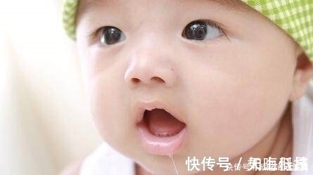 宸妈|宝宝不停流口水,妈妈还以为是在出牙?别让你的无知害宝宝受罪!