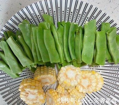 面条|排骨豆角焖面这么做最好吃,一般人我不告诉他!