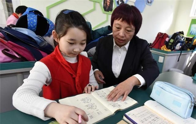 走红|试卷上的“家长签字”走红,老师直夸用心,网友:活该他娃成绩好