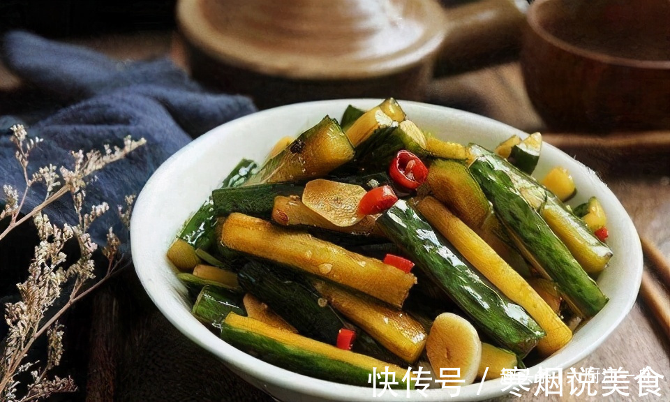 腌黄瓜,很多人第一步就错了,教你饭店秘制做法,一次10斤不够吃