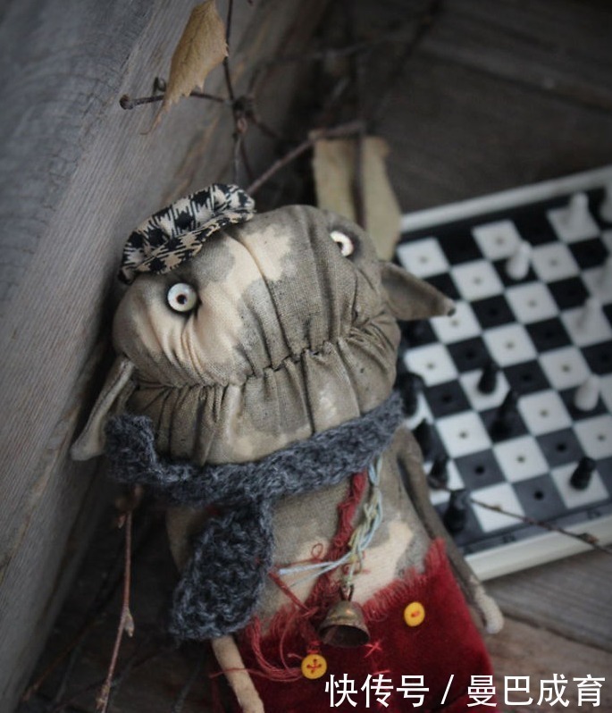 美女&俄罗斯美女手工艺术家和她独特的玩偶们!