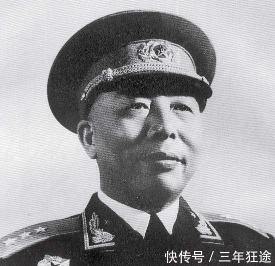 紧紧|时隔20年,毛主席念念不忘“张疯子”,授衔仪式上紧紧握住他的手