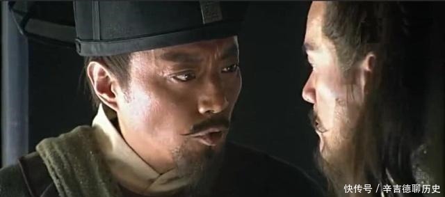 晁盖内心极其优柔寡断,对官府态度摇摆不定,对是否招安举棋不定