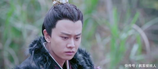李忠言无奈,只得跟在后面进入殿中,随着众人跪在顺宗的榻前!